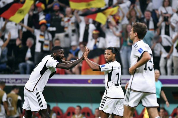 沙尔克对德甲亚军的评价(德乙沙尔克)